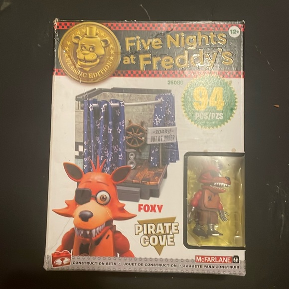 This is the McFarlane “Foxy Pirate Cove” lego set. - Picture 1 of 5